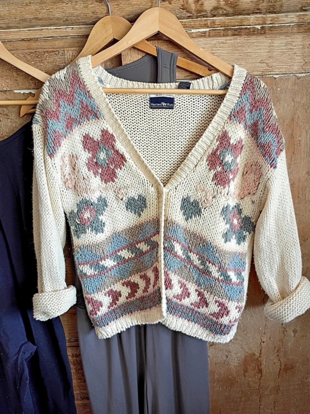 Hunters Run Vintage 90s floral cardigan Cardigan in Cream & Blue, Small